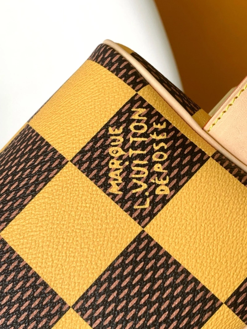 LV Cosmetic Bags 4056D-0523