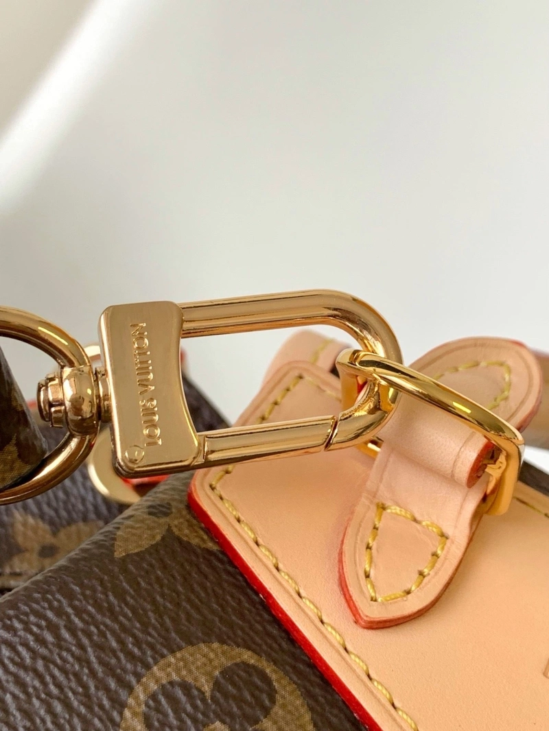 LV Backpacks 4056F-0071