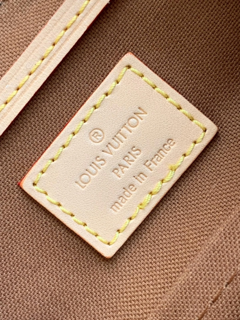 LV Backpacks 4056F-0071