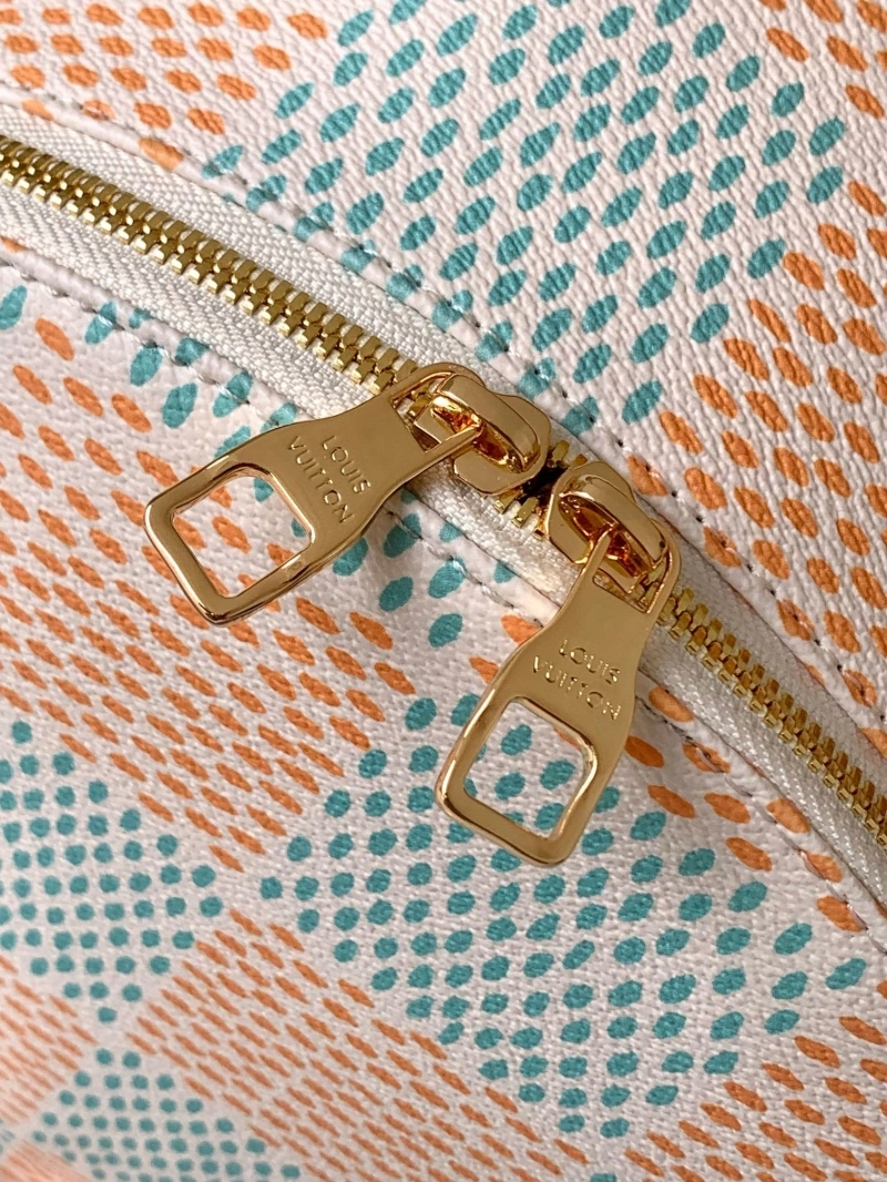 LV Backpacks 4056F-0131
