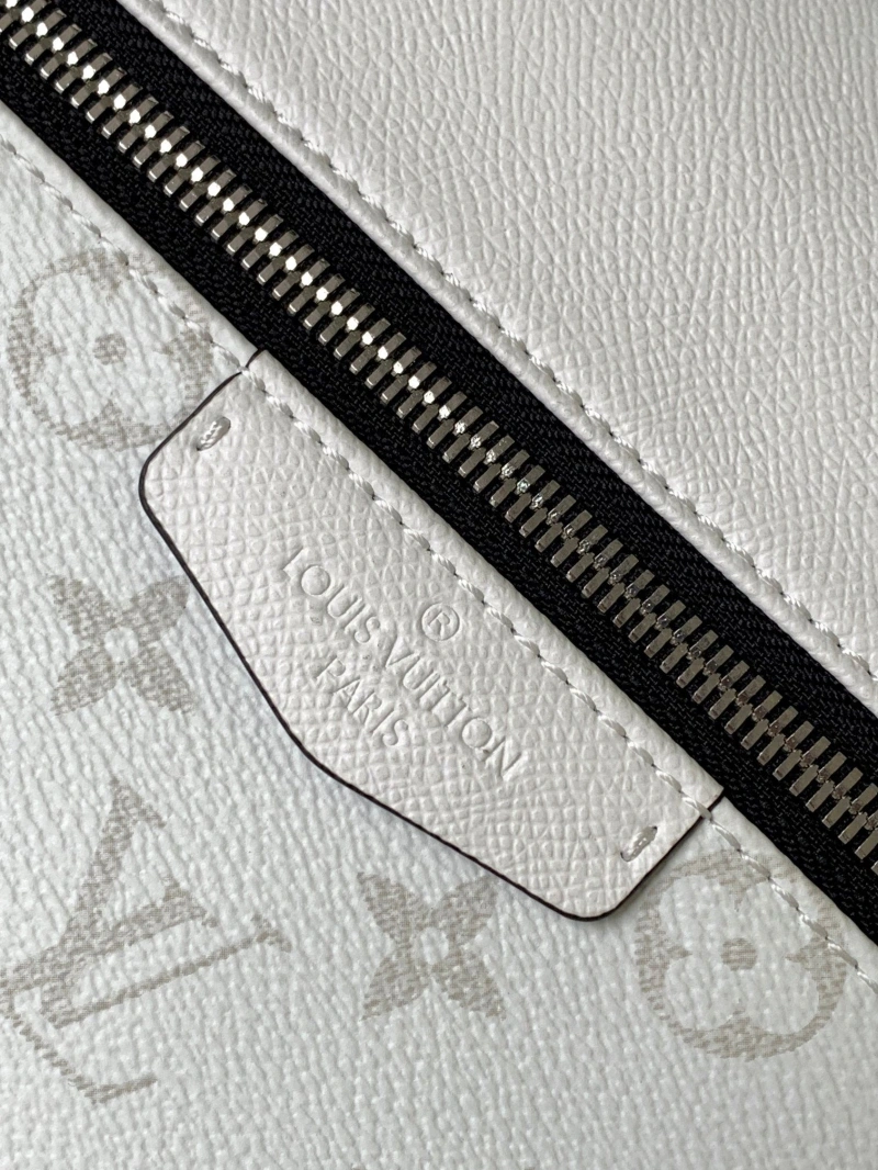 LV Backpacks 4056F-0186