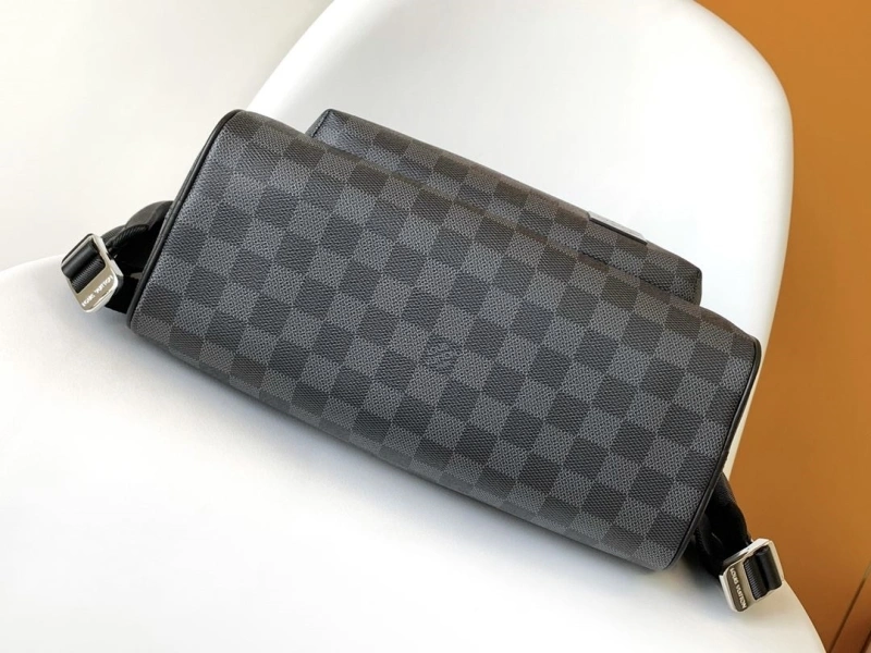 LV Backpacks 4056F-0533