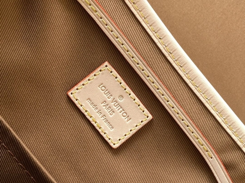 LV Backpacks 4056F-0609