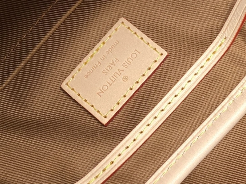 LV Backpacks 4056F-0610