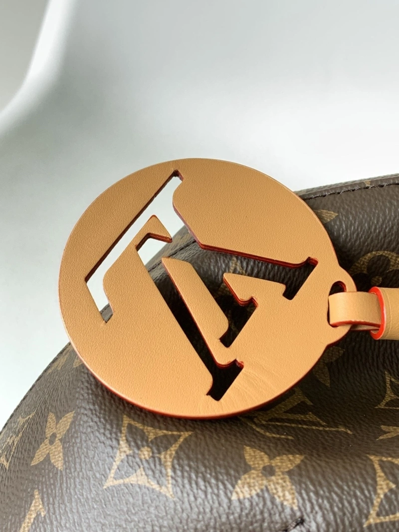 LV Backpacks 4056F-0657