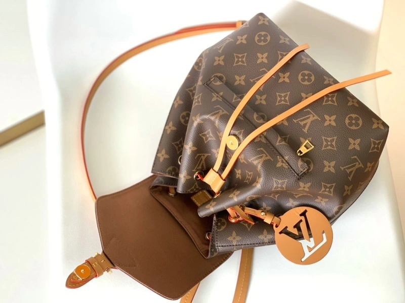 LV Backpacks 4056F-0657