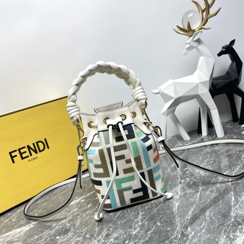 F**di bucket bags 4081-0035