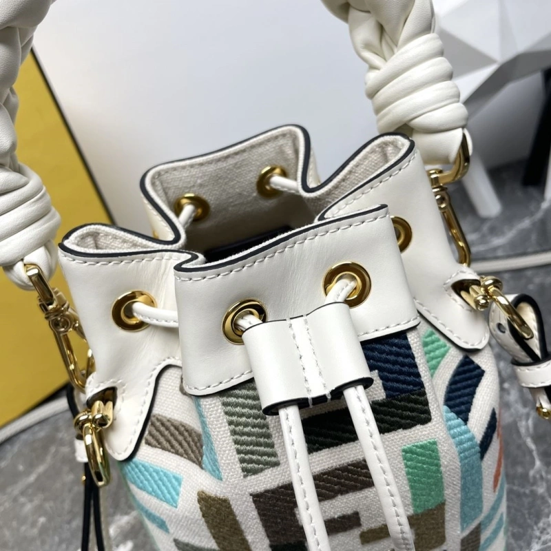 F**di bucket bags 4081-0035