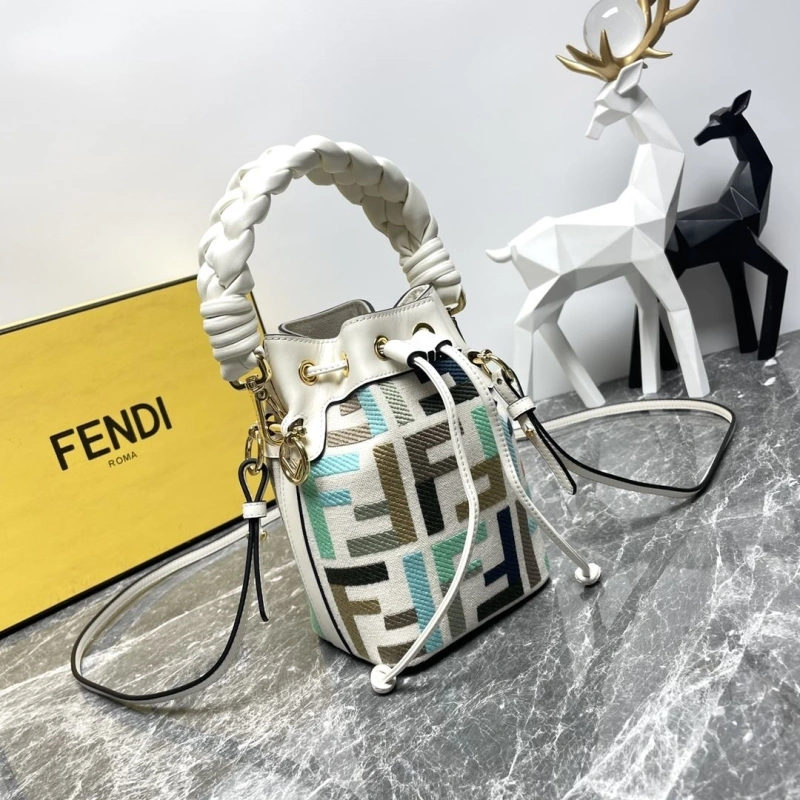 F**di bucket bags 4081-0035