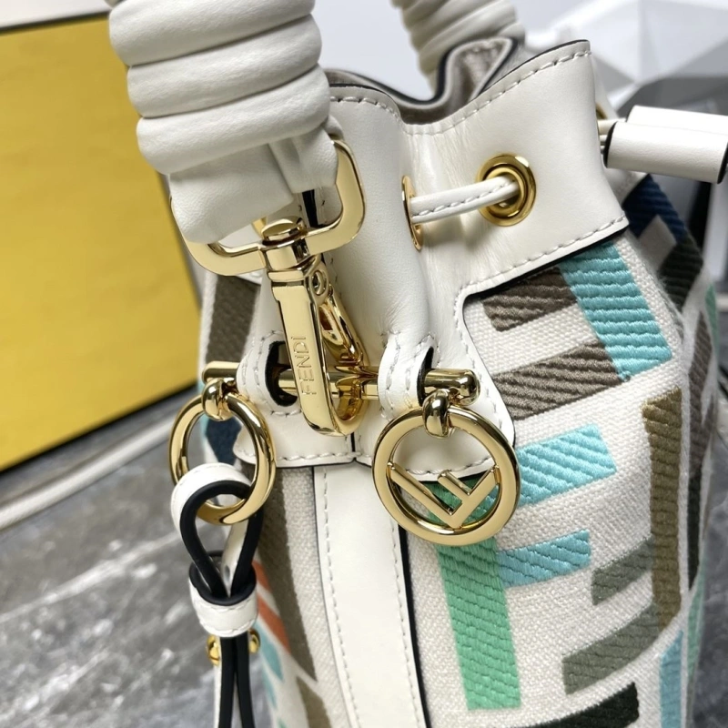 F**di bucket bags 4081-0035