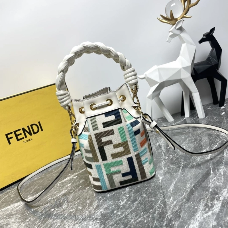 F**di bucket bags 4081-0035