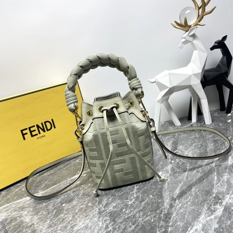 F**di bucket bags 4081-0037