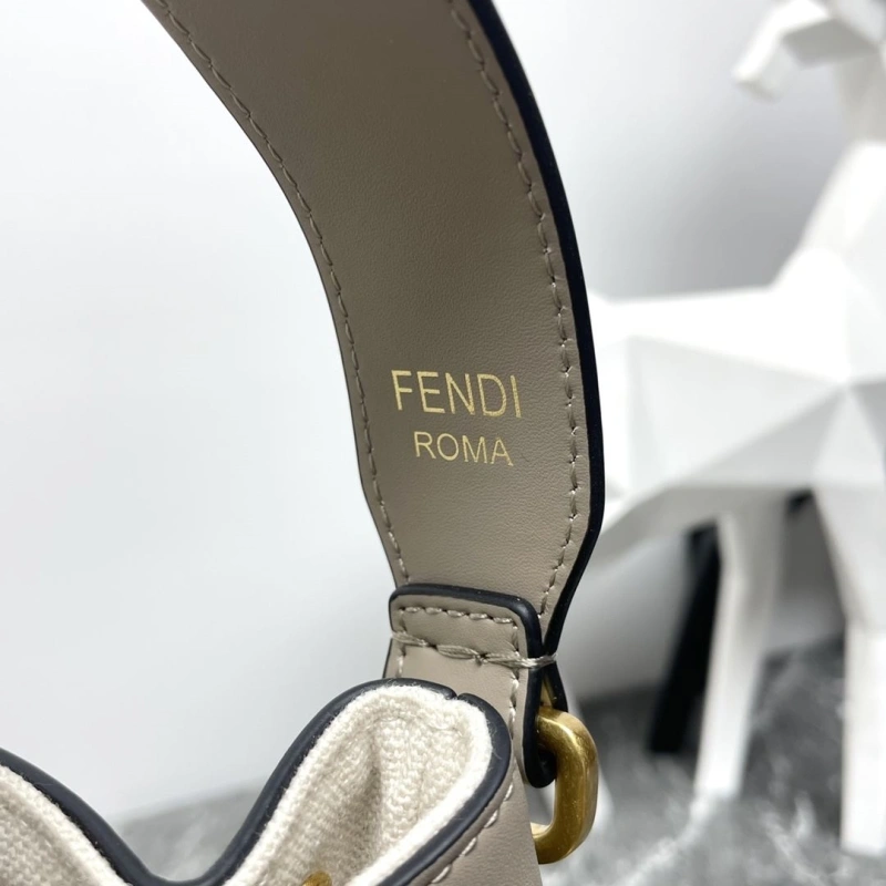 F**di bucket bags 4081-0038
