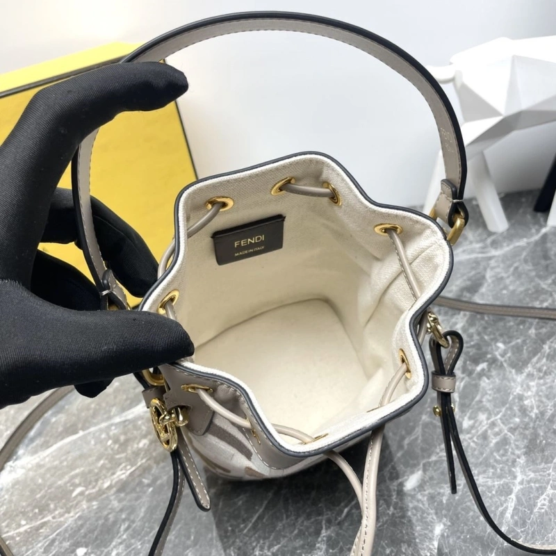 F**di bucket bags 4081-0038