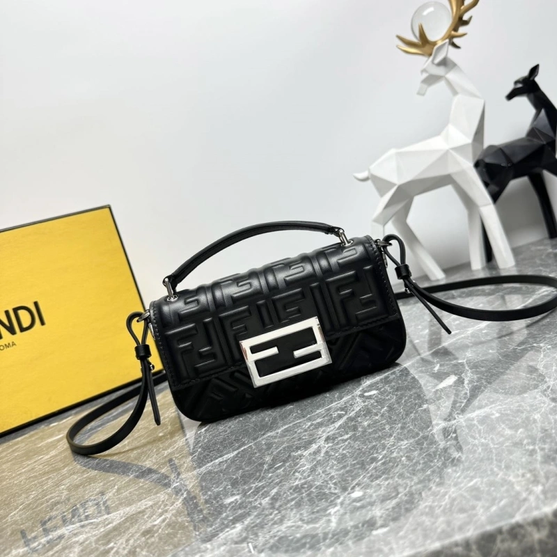F**di baguette bags 4081-0069