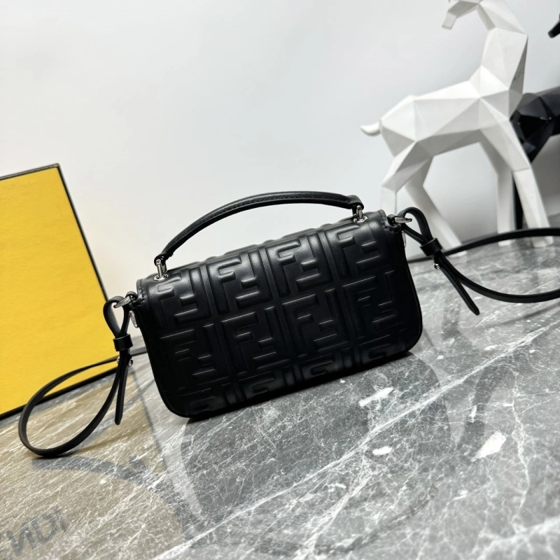 F**di baguette bags 4081-0069