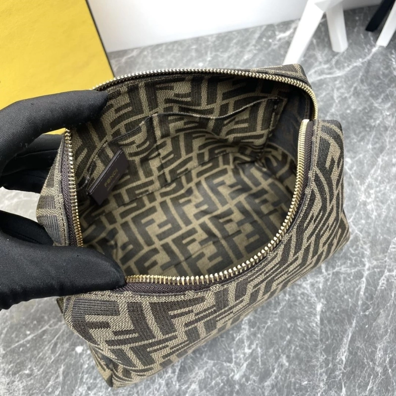 F**di cluth bags 4081-0075