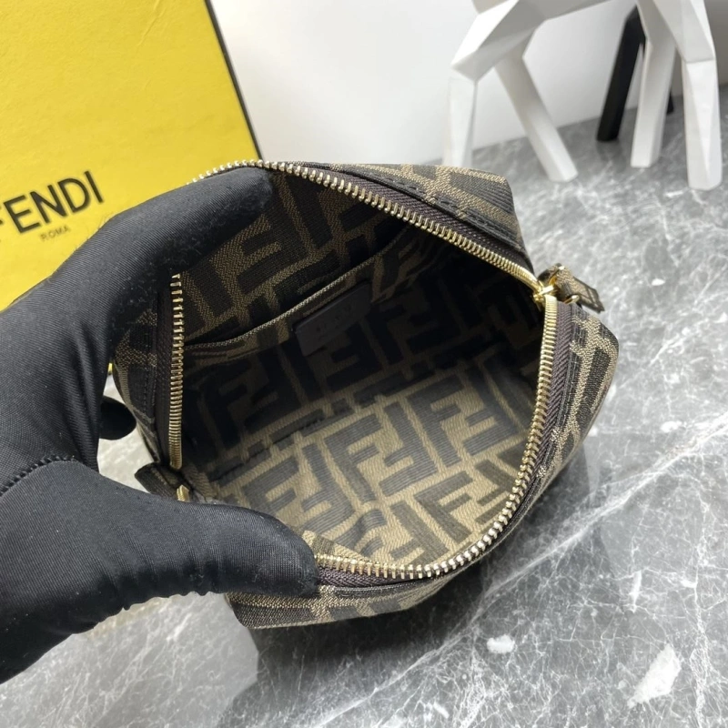 F**di cluth bags 4081-0076