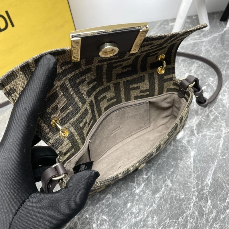F**di baguette bags 4081-0078