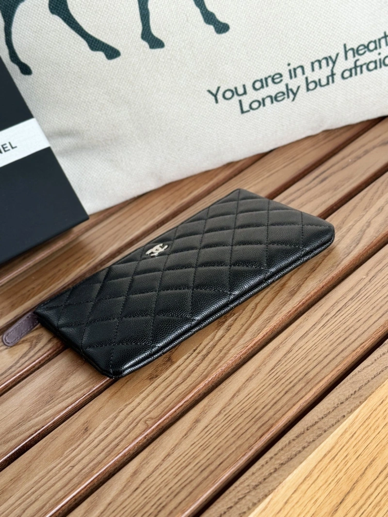 Ch**el wallets 4081-0084