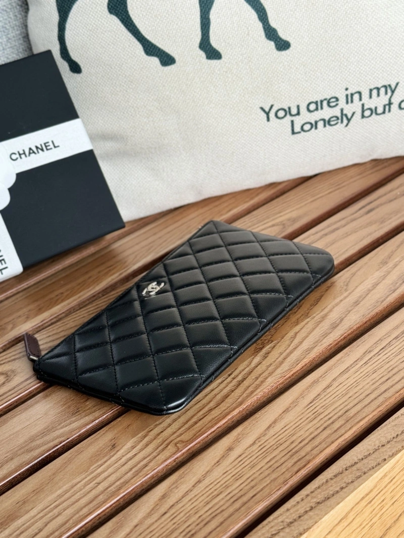 Ch**el wallets 4081-0086
