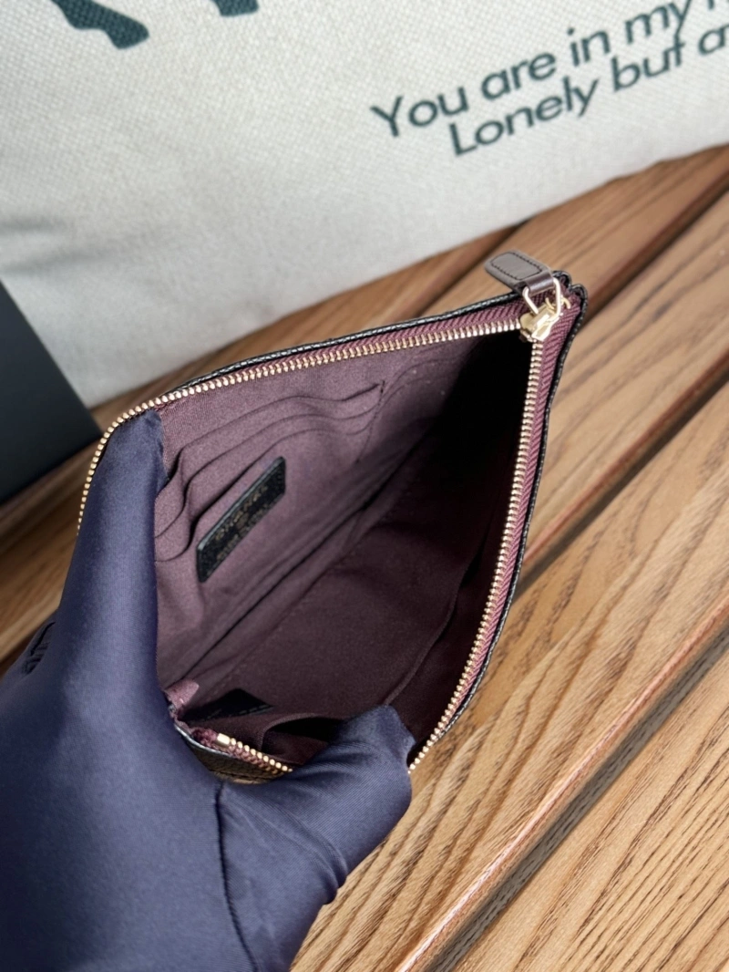 Ch**el wallets 4081-0089