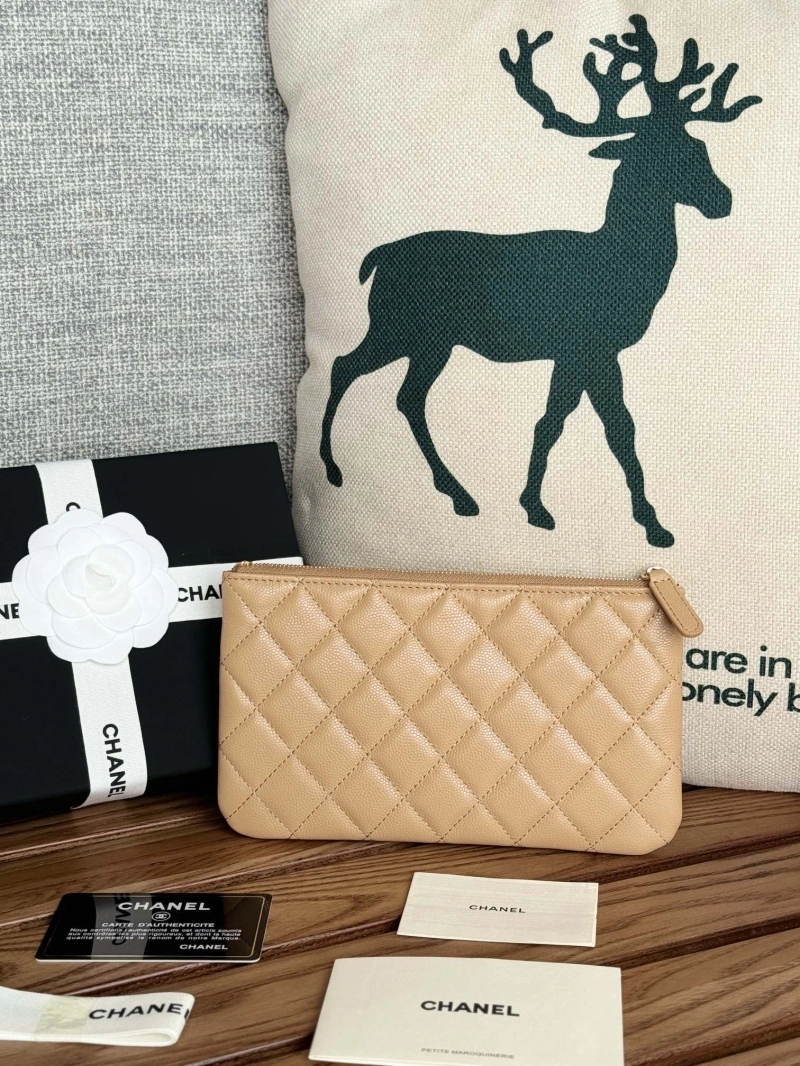 Ch**el wallets 4081-0095