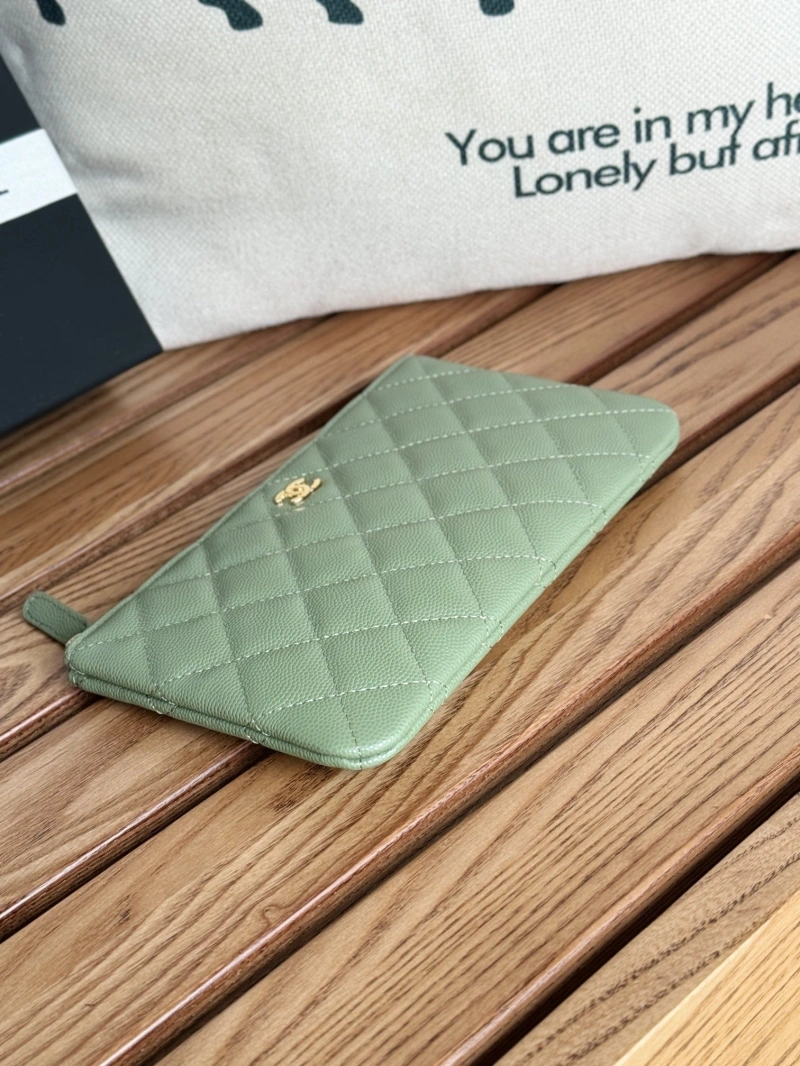 Ch**el wallets 4081-0098
