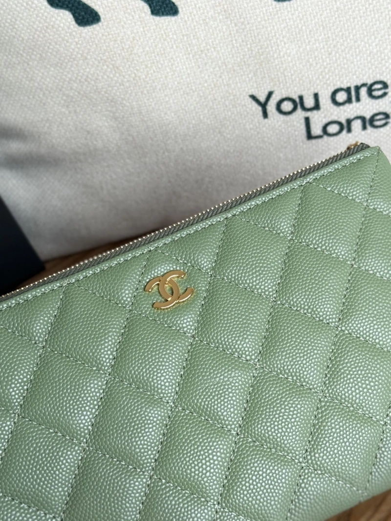 Ch**el wallets 4081-0098