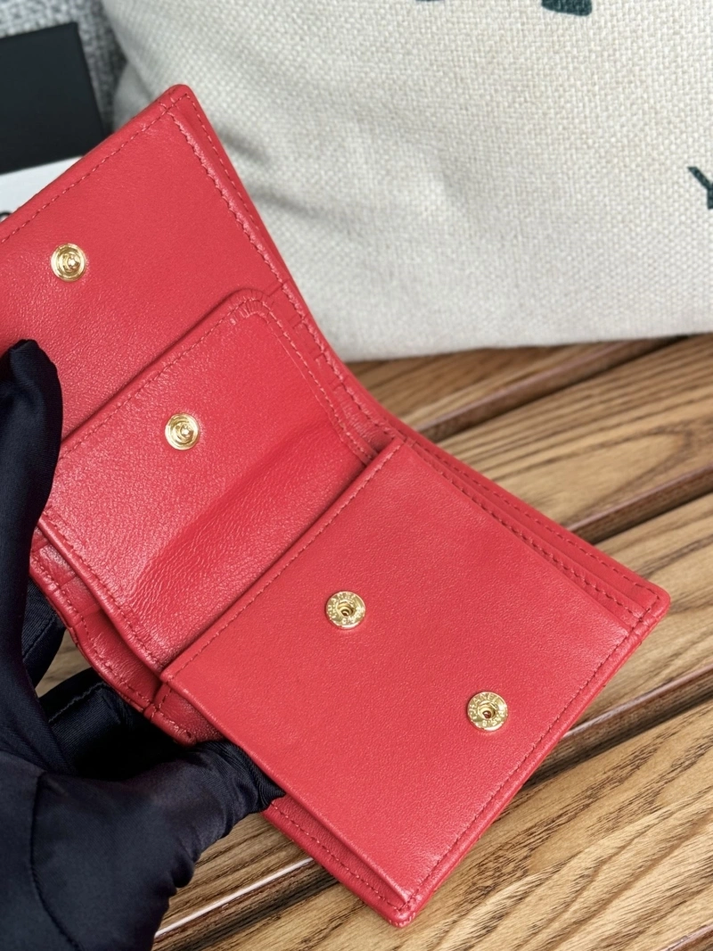 Ch**el wallets 4081-0101