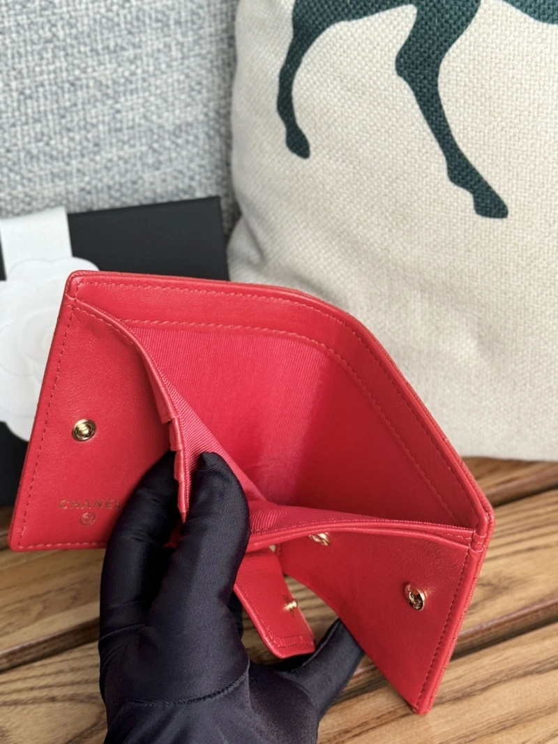 Ch**el wallets 4081-0101
