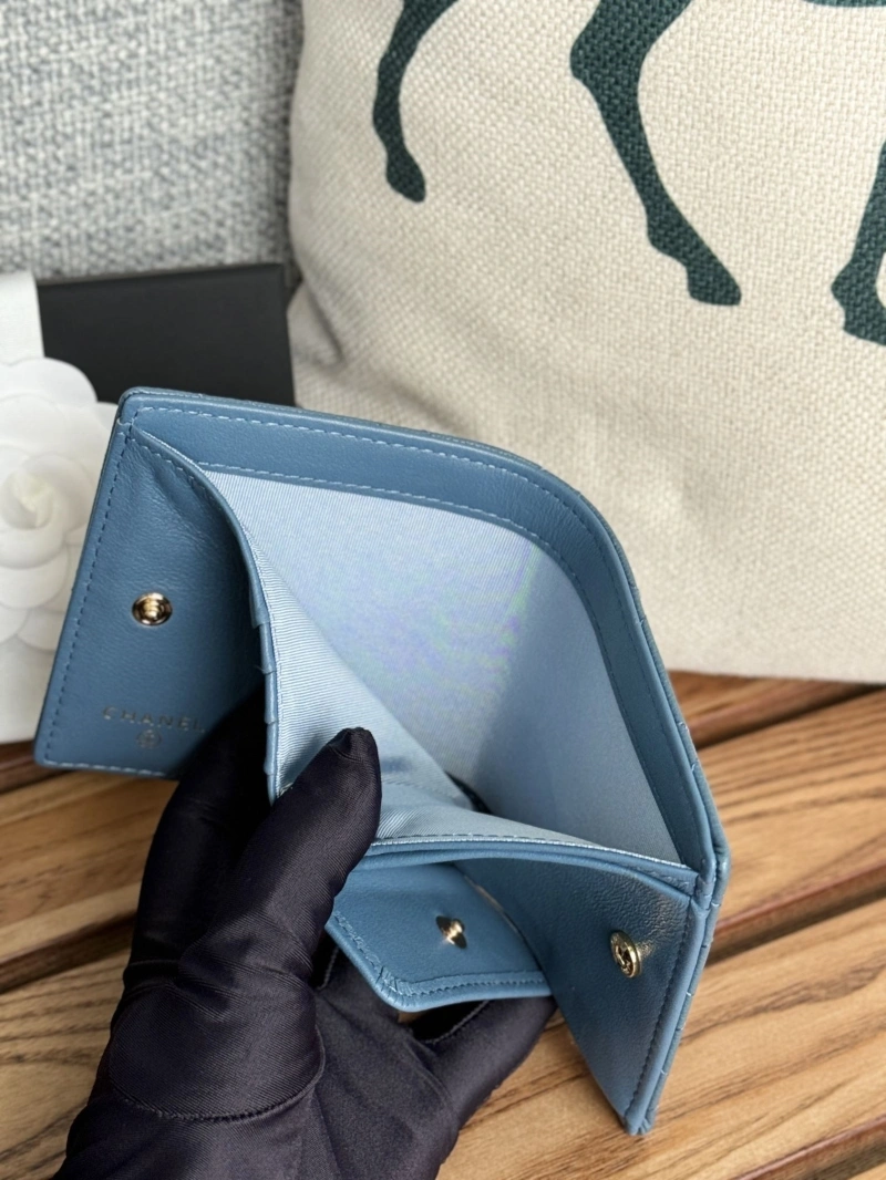 Ch**el wallets 4081-0102