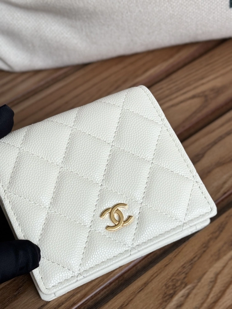 Ch**el wallets 4081-0104