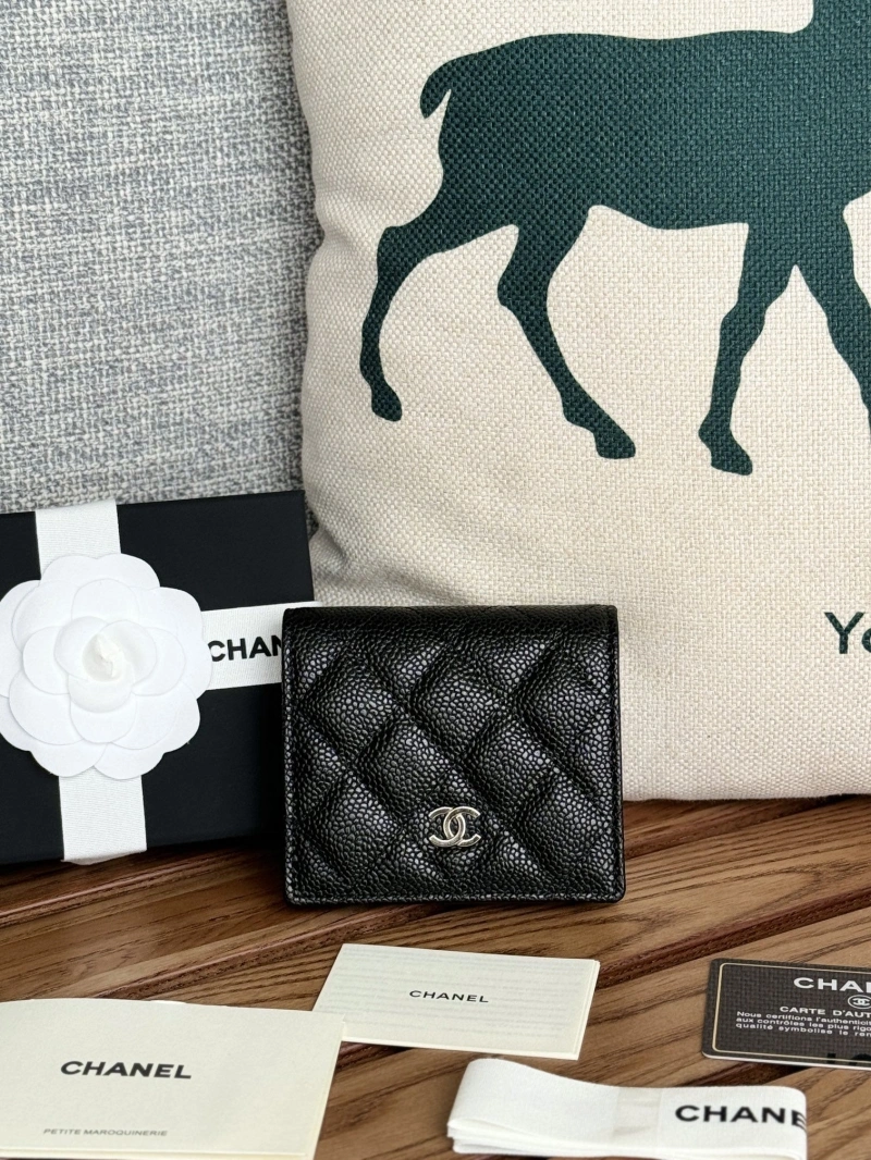 Ch**el wallets 4081-0105