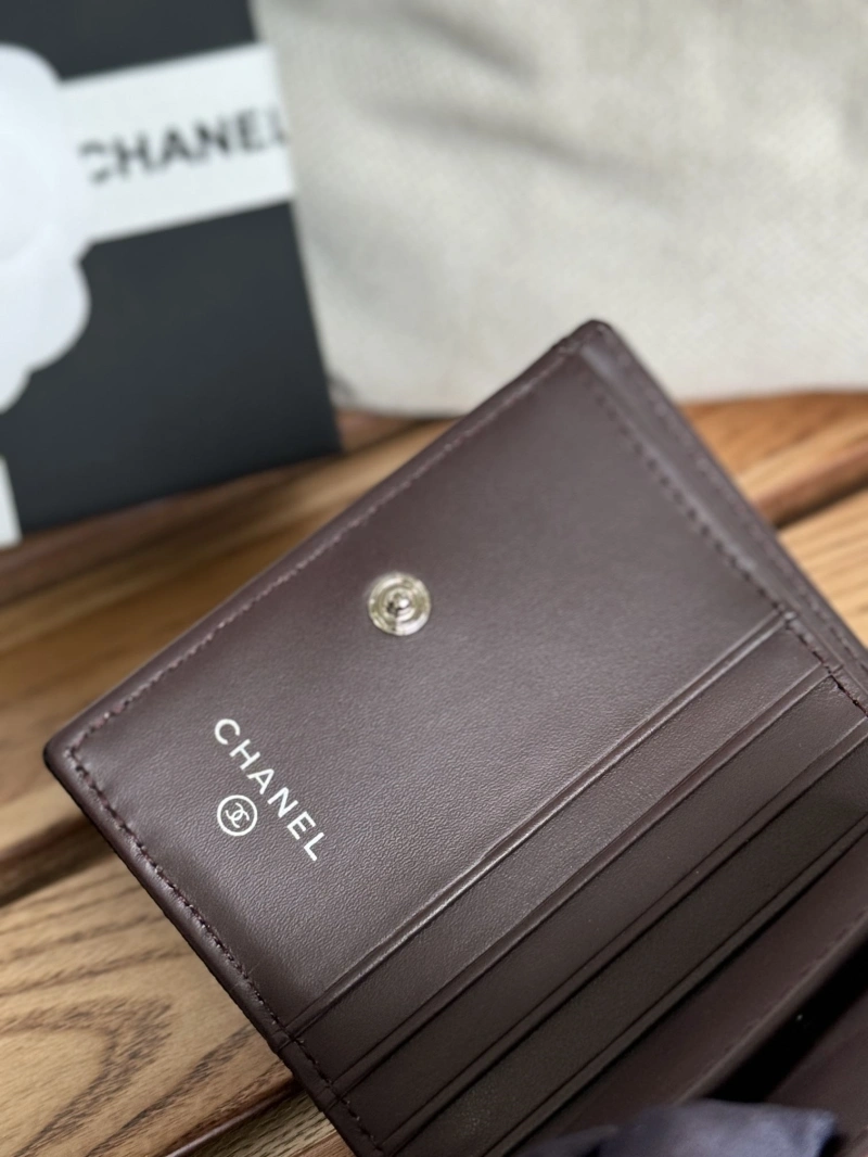 Ch**el wallets 4081-0105