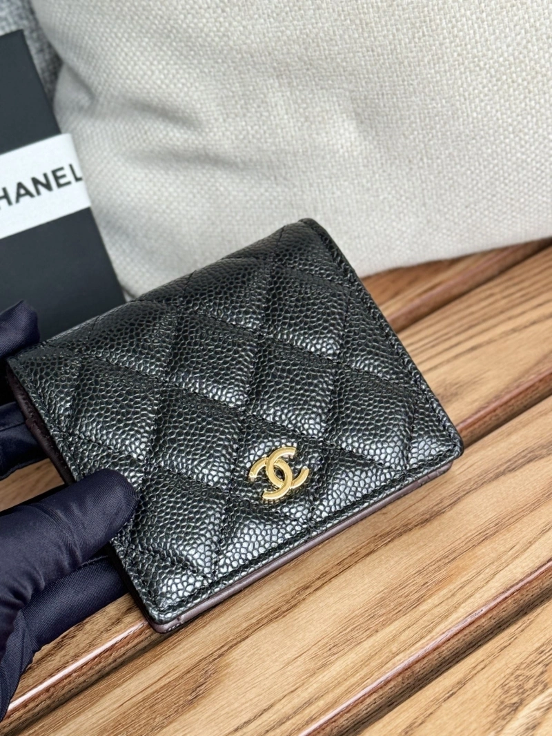 Ch**el wallets 4081-0106