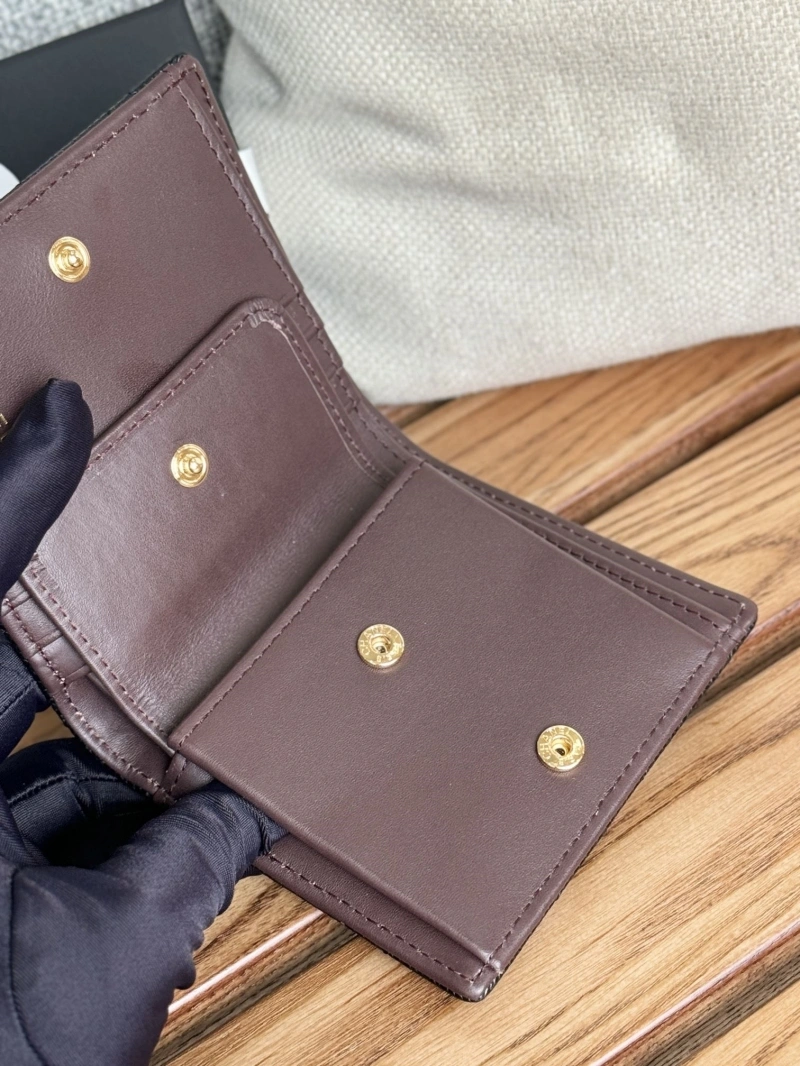 Ch**el wallets 4081-0106