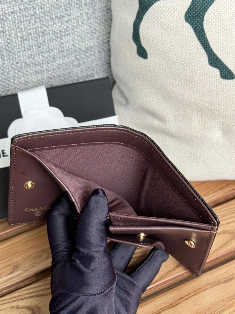 Ch**el wallets 4081-0106