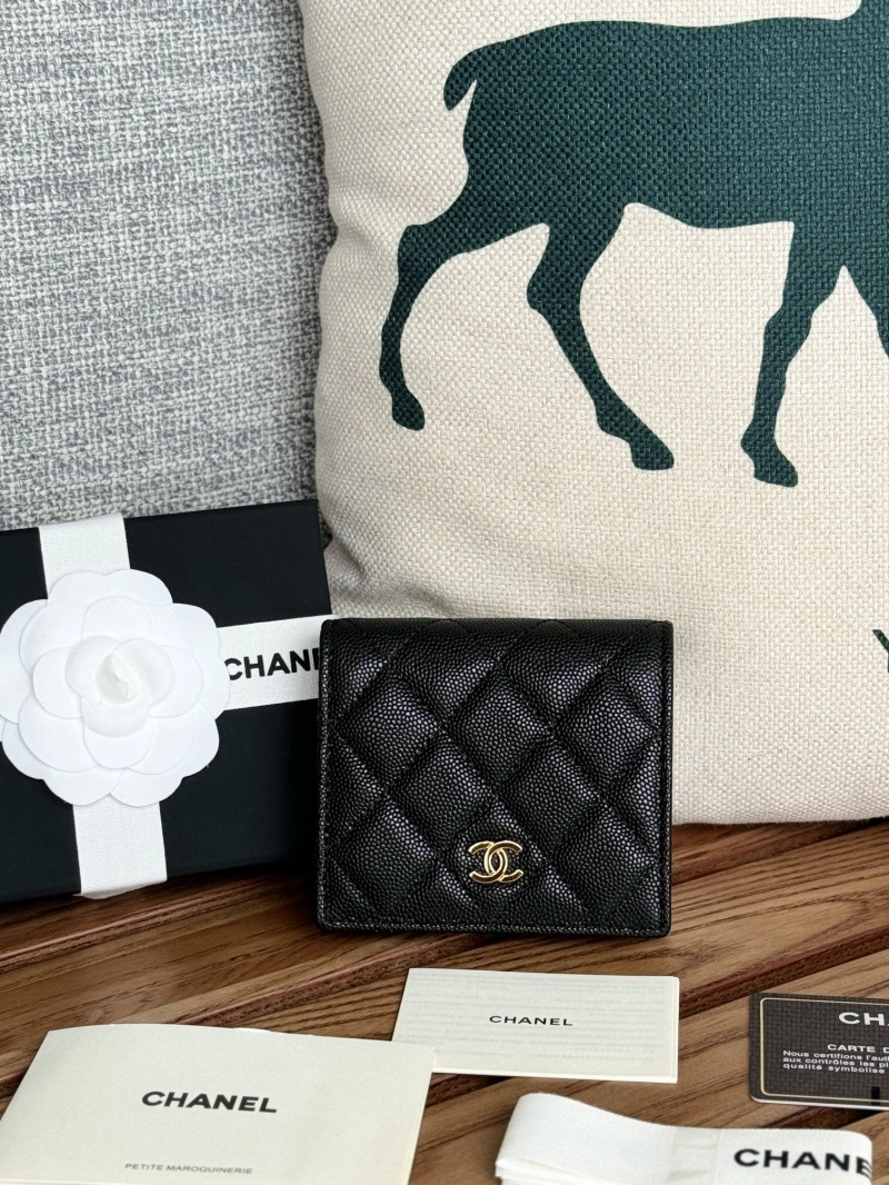 Ch**el wallets 4081-0110