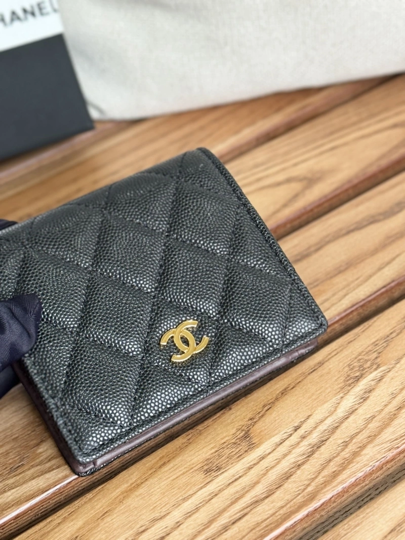 Ch**el wallets 4081-0110
