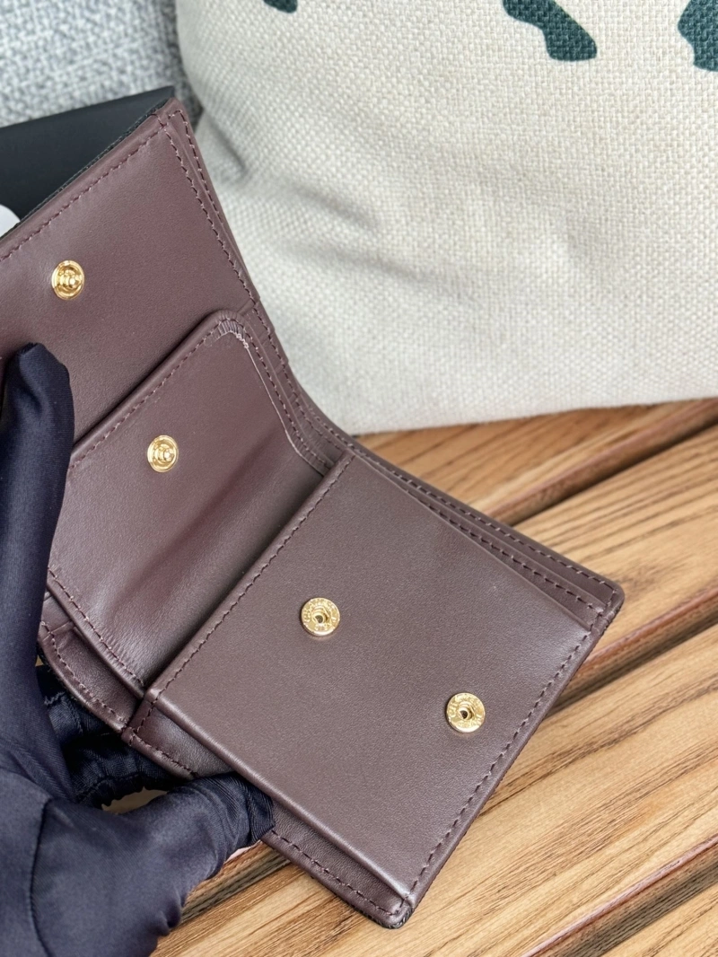 Ch**el wallets 4081-0110