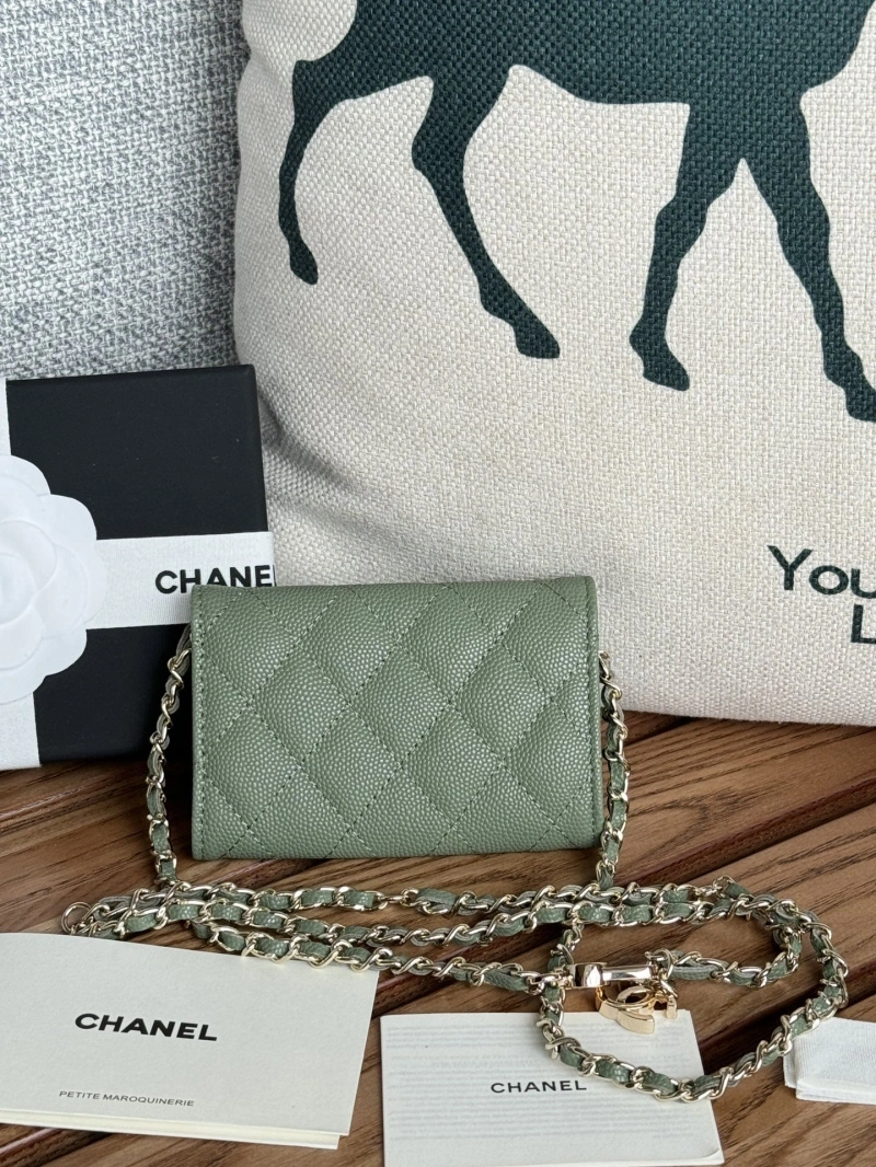 Ch**el wallets 4081-0111