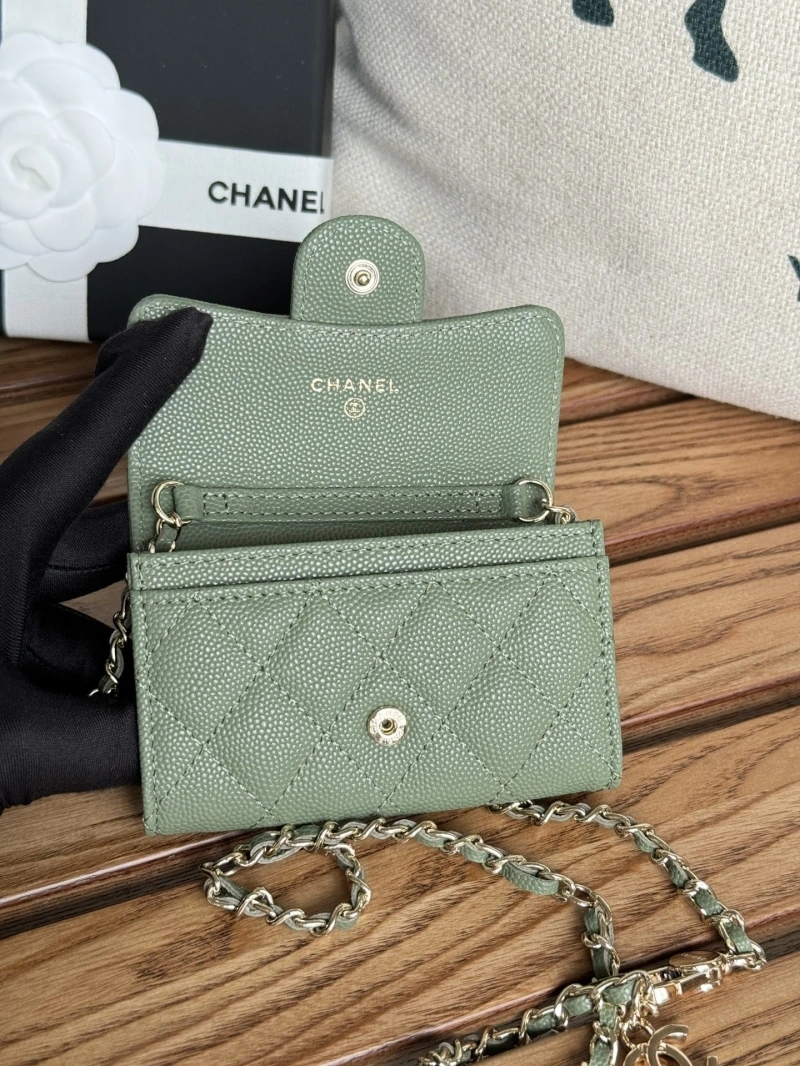 Ch**el wallets 4081-0111