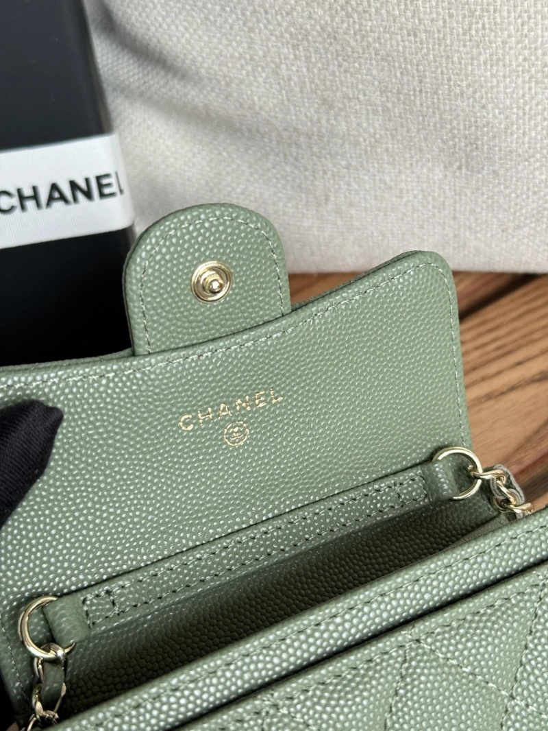 Ch**el wallets 4081-0111
