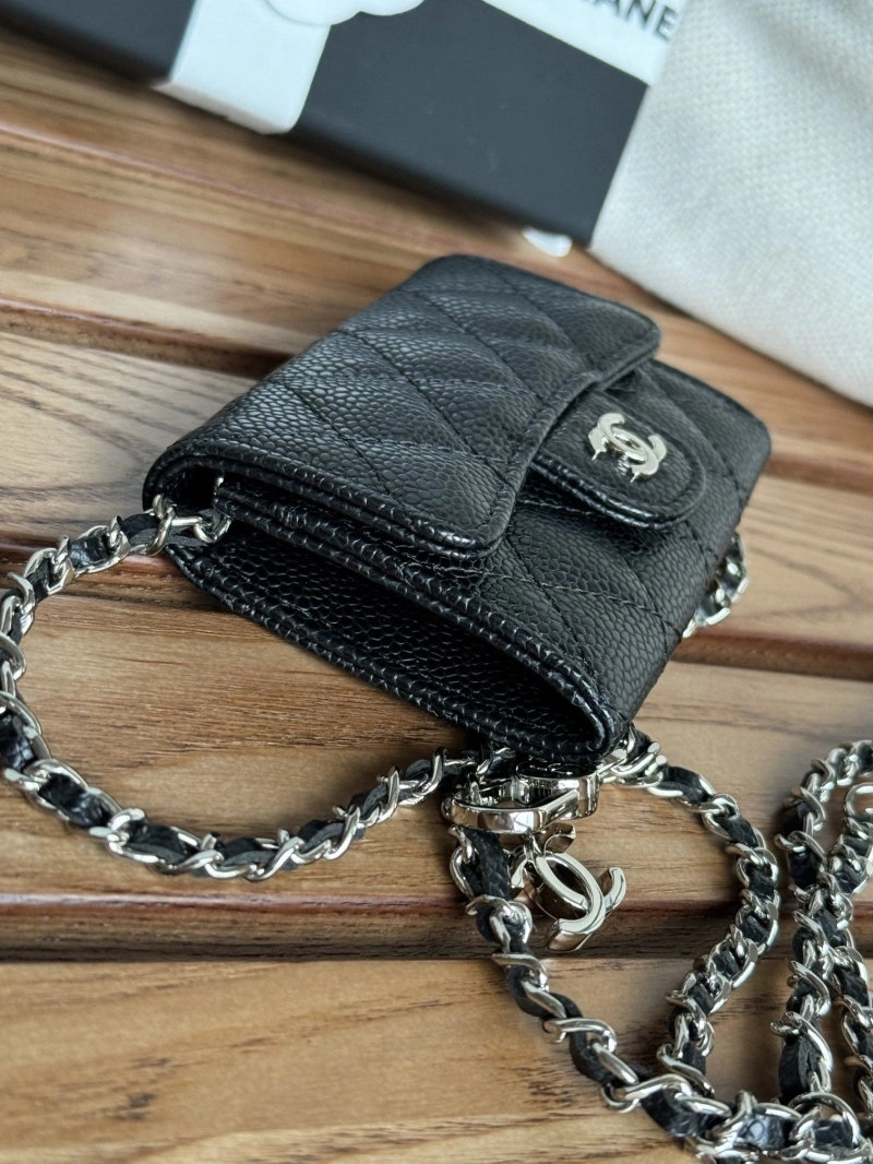 Ch**el wallets 4081-0120