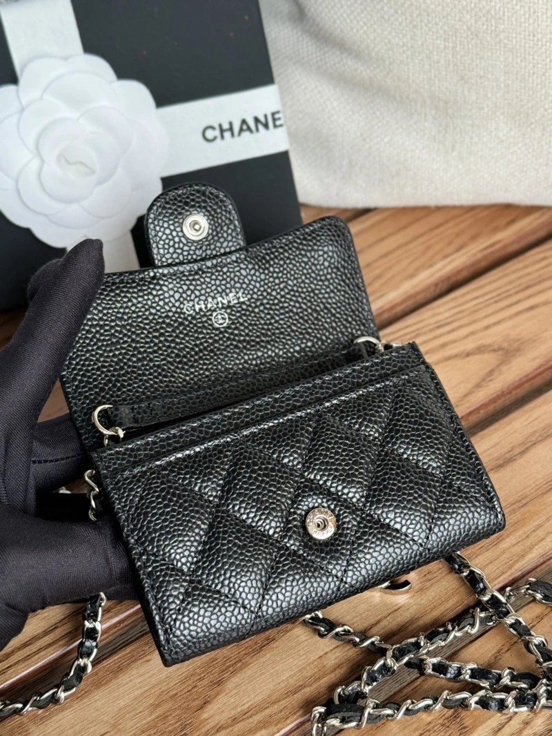 Ch**el wallets 4081-0120