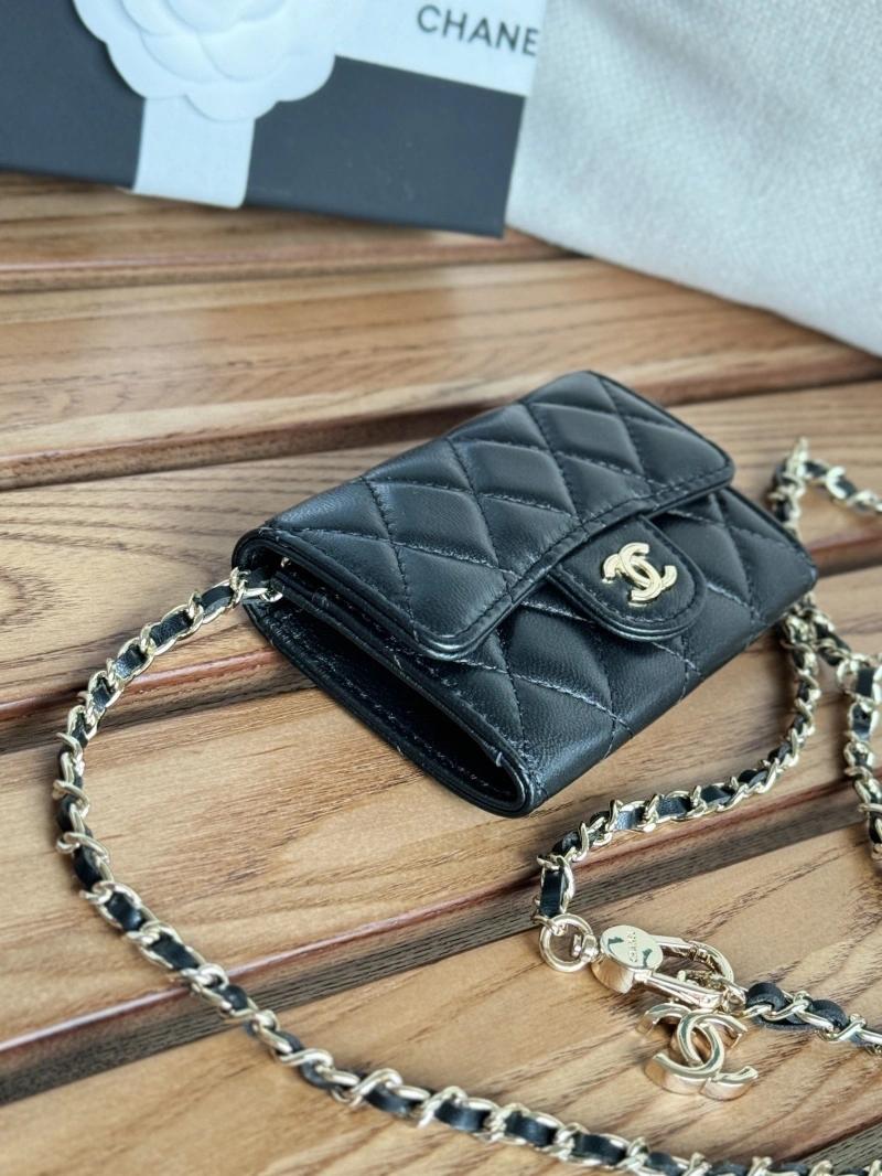Ch**el wallets 4081-0121