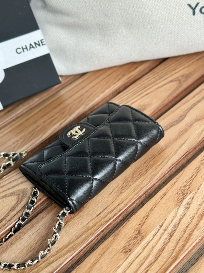 Ch**el wallets 4081-0121