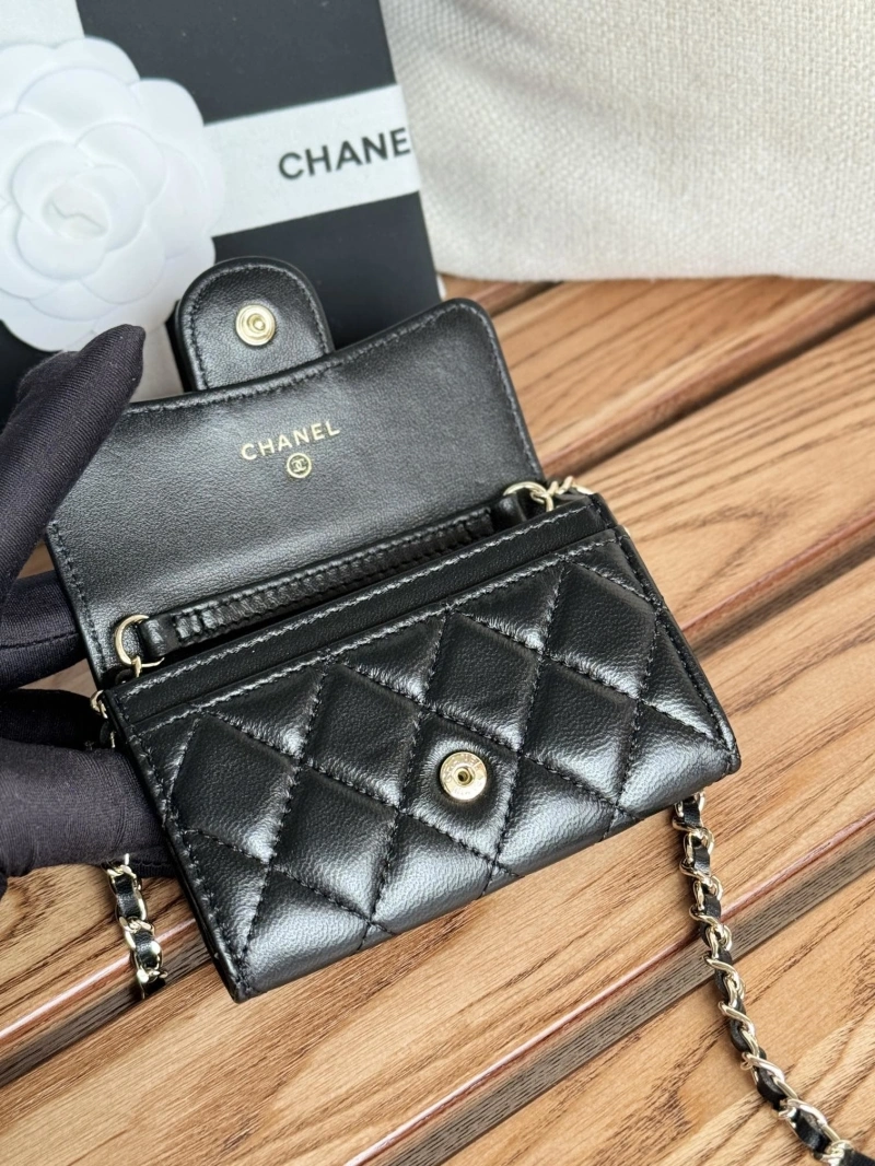 Ch**el wallets 4081-0121