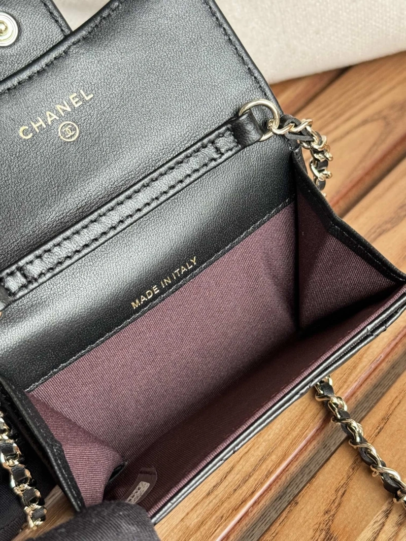 Ch**el wallets 4081-0121